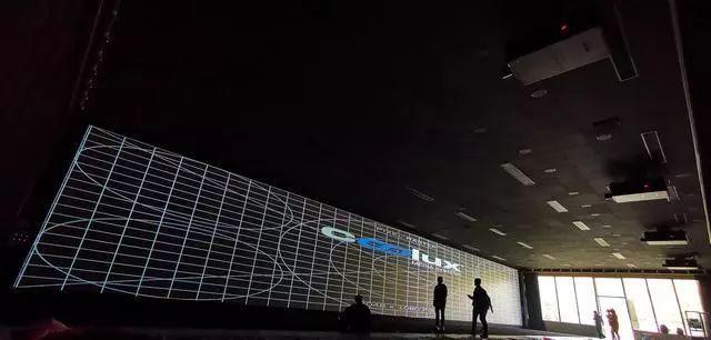 科技与艺术的巅峰之作，世界第一巨幕亮相上海